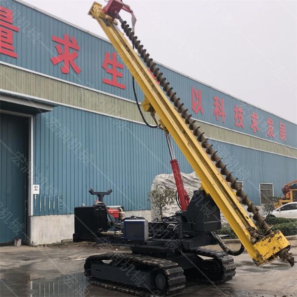 直銷(xiāo)光伏履帶鉆孔機，螺旋光伏鉆孔機